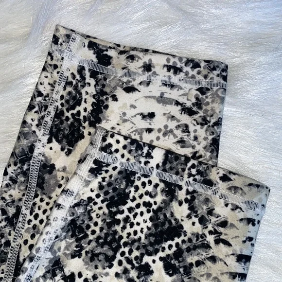Snake Print Leggings - Picture 4 of 13